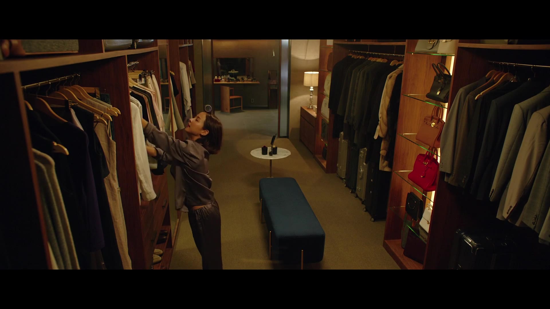 《寄生虫》细思极恐,值得品味的片段(五)你看出其中深意了吗?