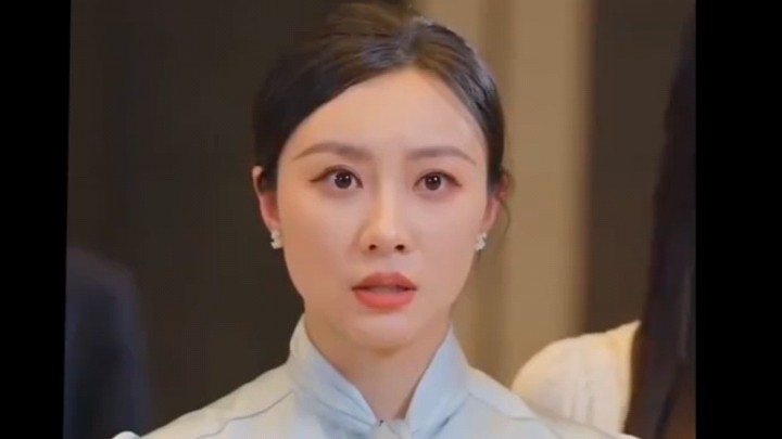 穿越爽剧《叛出家门后姐姐们后悔了》