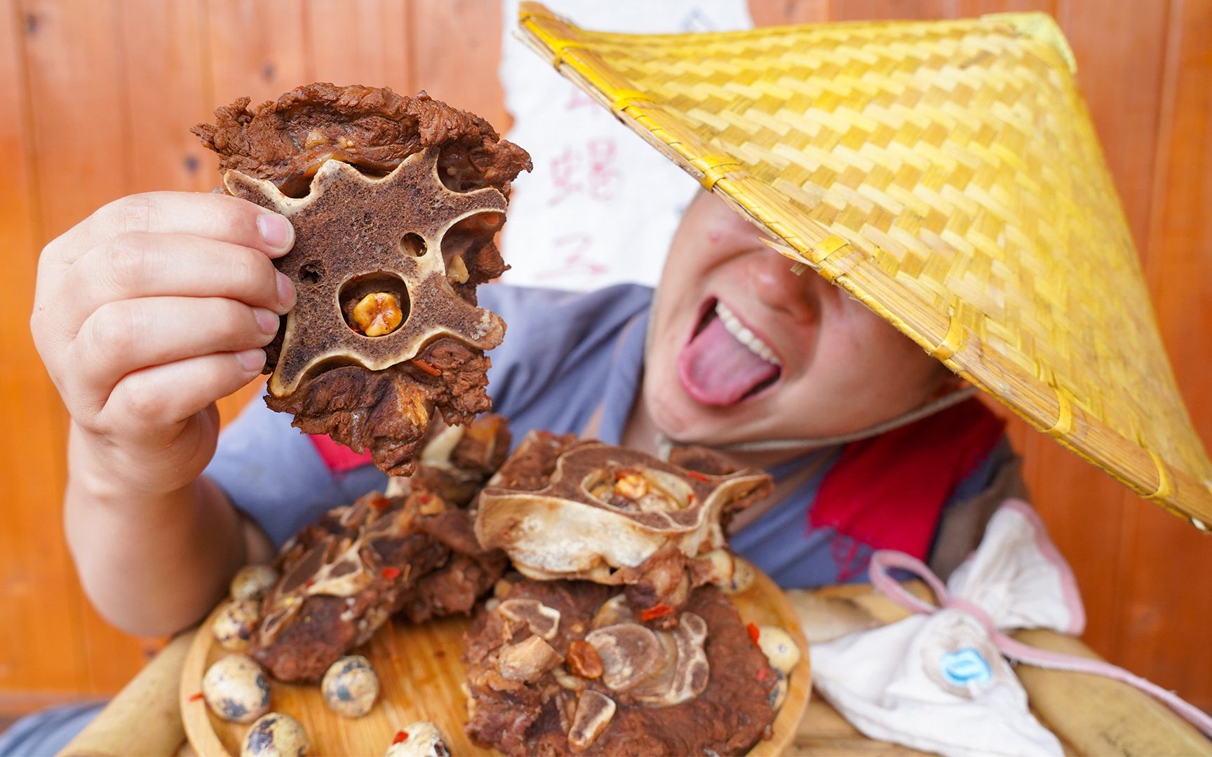 活动  山药请二牛吃牛蝎子,香辣入味的牛蝎子配卤鸭,下酒真得劲!