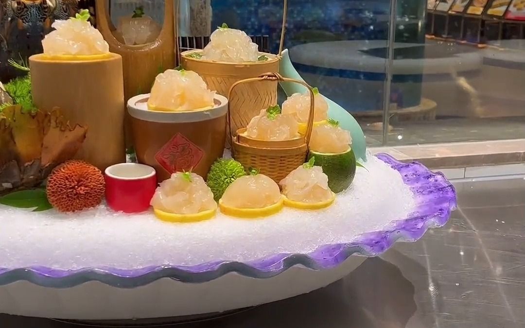 对自己好一点,吃一顿龙虾肉刺身!