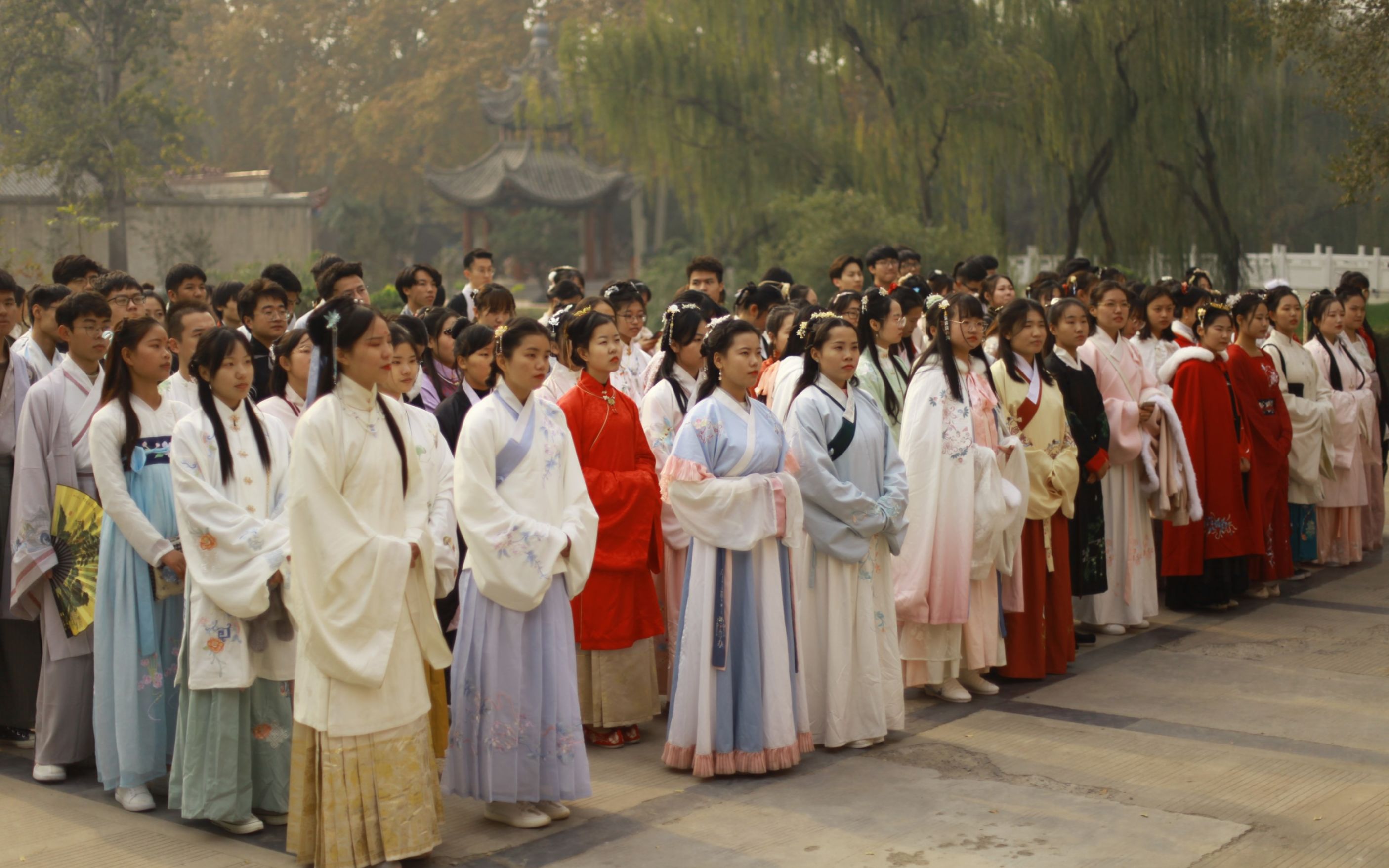 【河南师范大学华夏未央汉服社】己亥年汉服出行活动哔哩哔哩bilibili