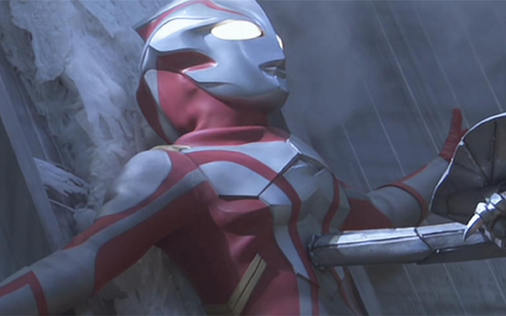 梦比优斯被格罗扎姆洞穿身体,诸星团变成赛文赶来救援