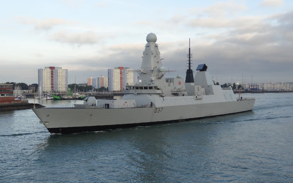 英国皇家海军45型驱逐舰海上高速航行_哔哩哔哩 (゜-゜)つロ 干杯~-bi