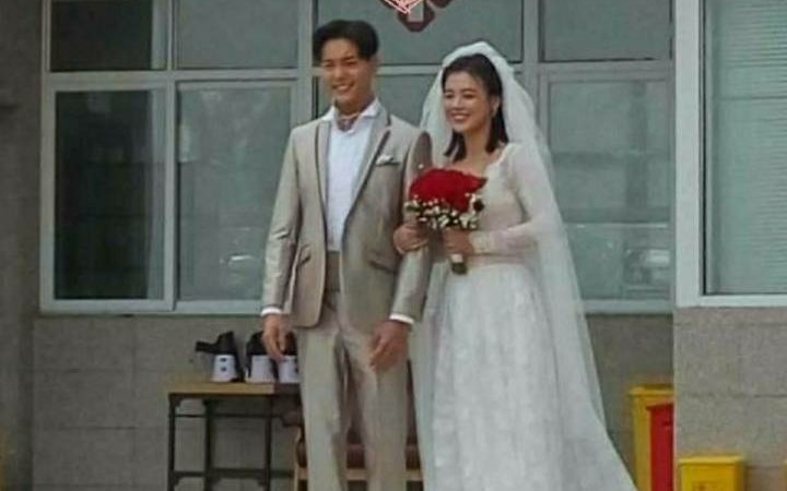 [图]（陈伟霆马思纯）光蓉夫妇 被删掉的激吻