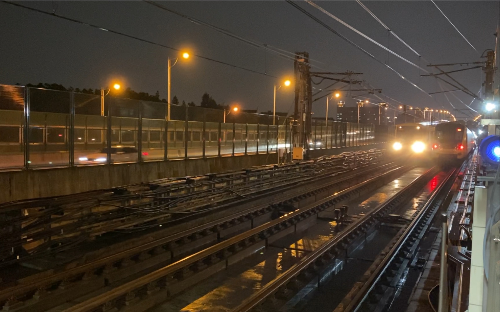 上海地铁1号线伪八上行进入/钢二下行离开呼兰路站_哔哩哔哩_bilibili