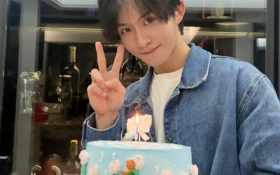 张集骏 2.14 生日快乐!(^o^)y