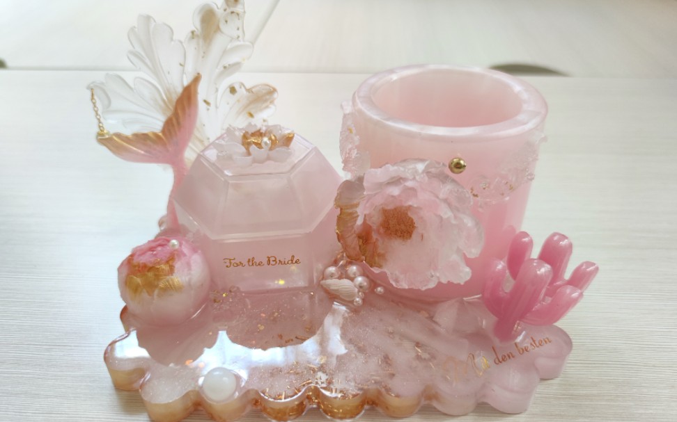 【陌上徐徐手工】滴胶摆台脱模超仙粉嫩的办公室笔筒大摆台