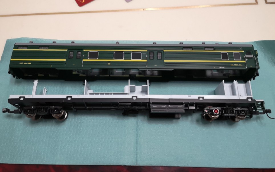 【快拆】百万城uz22型邮政车厢拆车壳过程_哔哩哔哩 (゜-゜)つロ 干杯