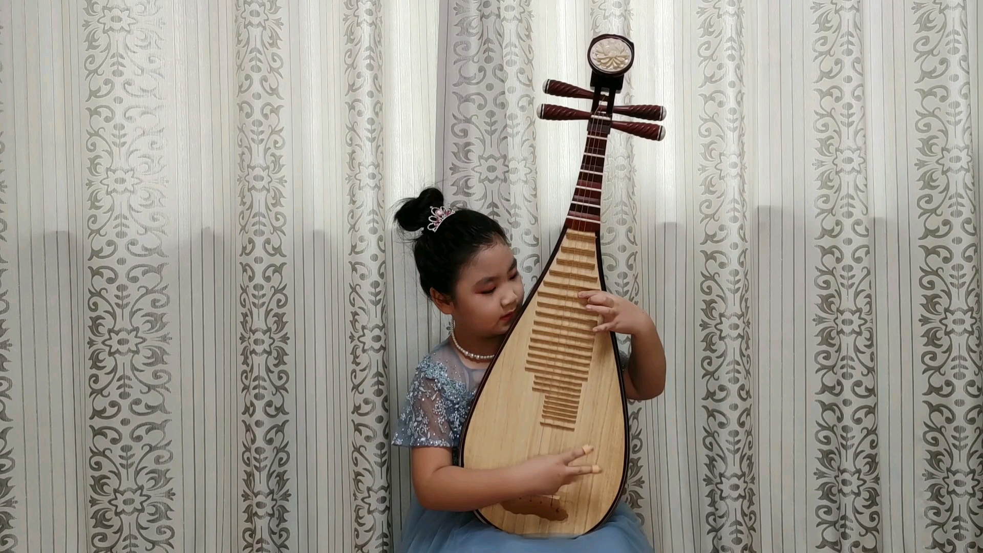 第一次参加琵琶比赛:敦煌杯~送我一支玫瑰花