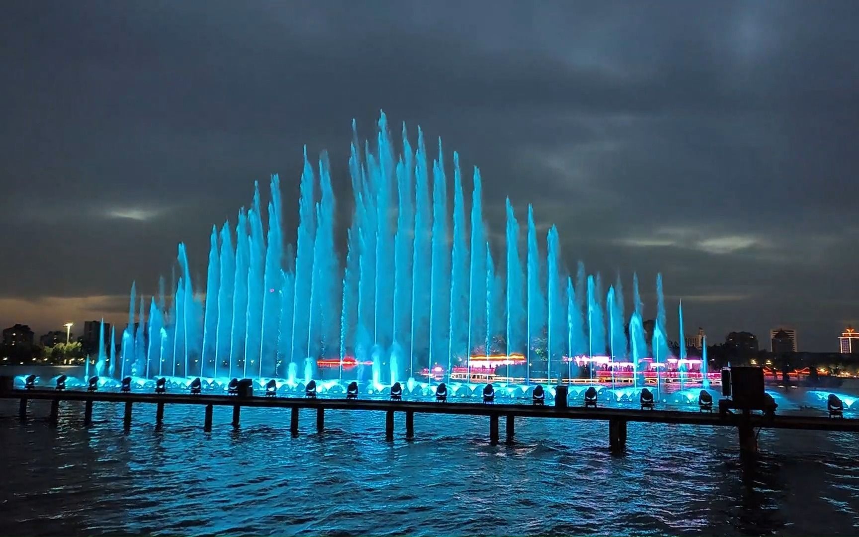 东昌湖音乐喷泉气爆现状