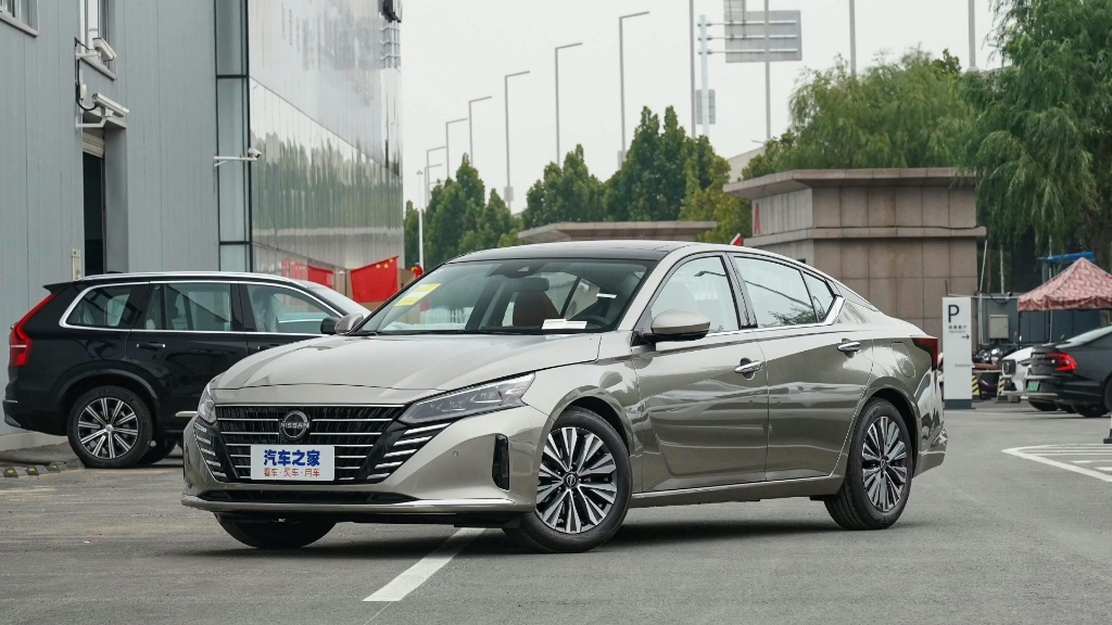 22款天籁指导价1998,出车价15.