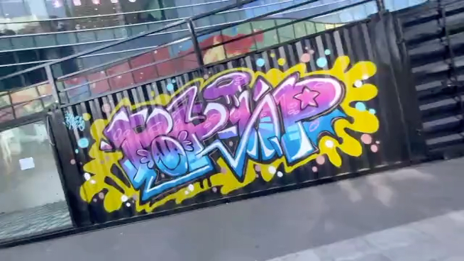 集装箱配涂鸦必须帅!