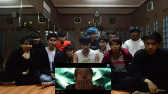 Скачать видео: 【SEVENTEEN】外国一群男生聚众 REACTION 小十七SEVENTEEN 新歌 - 毒 Fear MV