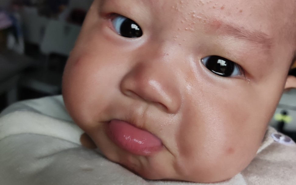 萌娃宝宝日常成长记录.委屈起来的样子太萌了.表情包