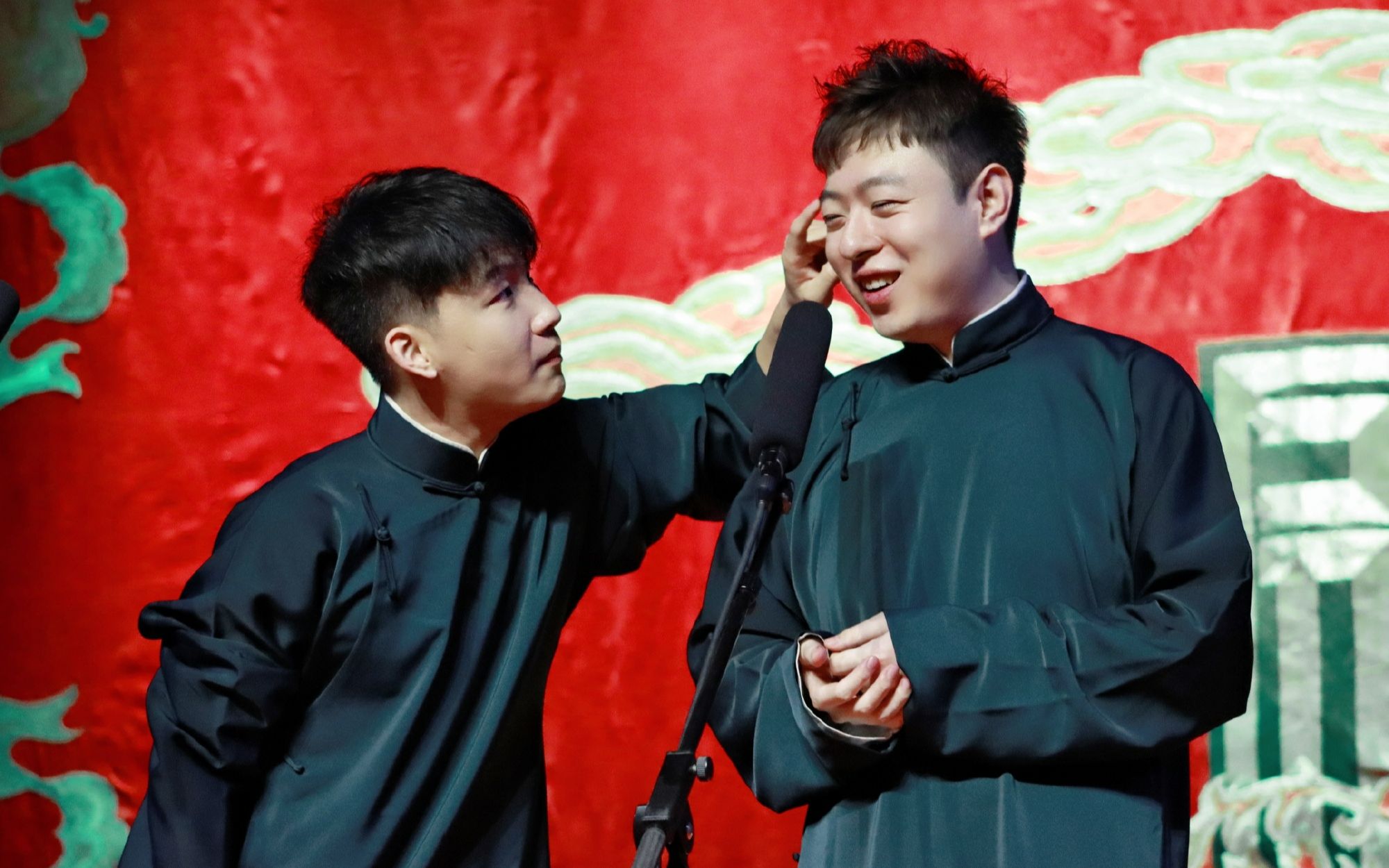 【刘筱亭】【张九泰】亭泰那些优秀的临场反应-臭屁哈哈_-德云-哔哩