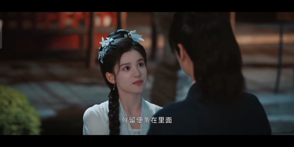 来看甜甜的恋爱啦!亲亲额头 拉拉小手喽!