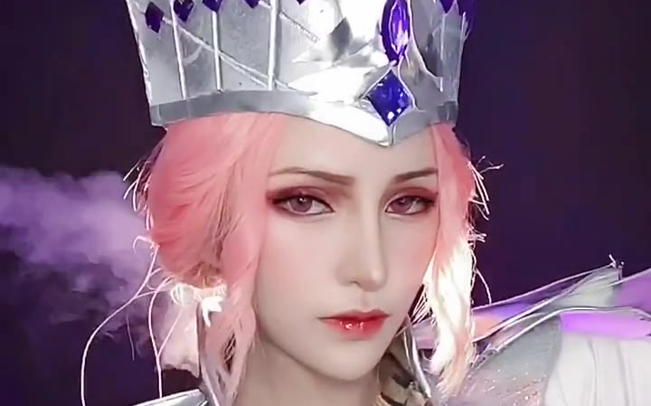 如果真人版比比东是我这样,你们会去看吗?