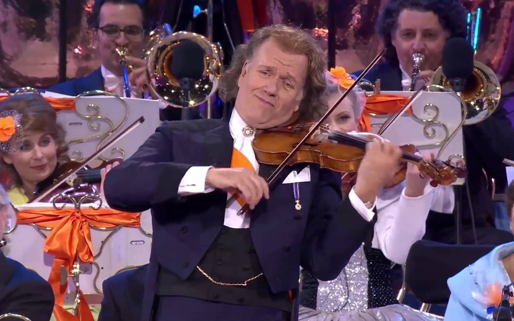 Andre Rieu Amazing Grace Live In Amsterdam André Rieu - Opera Potpourri (Live in Amsterdam)