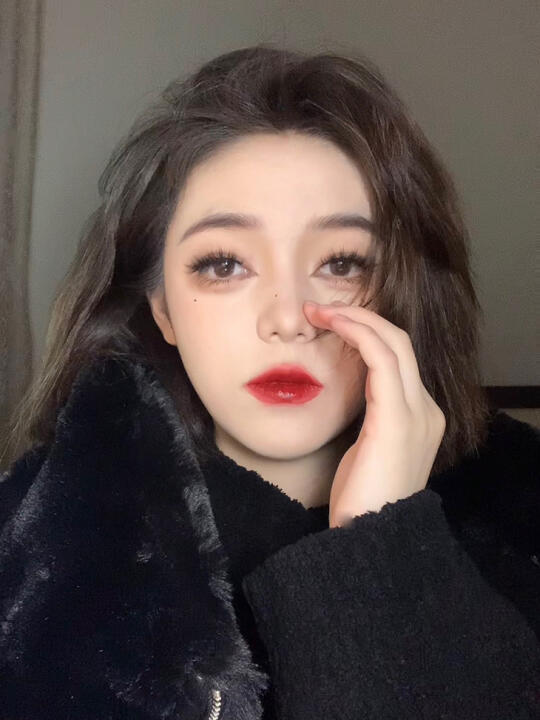 复古浓颜红唇妆|高级的贵妇妆容