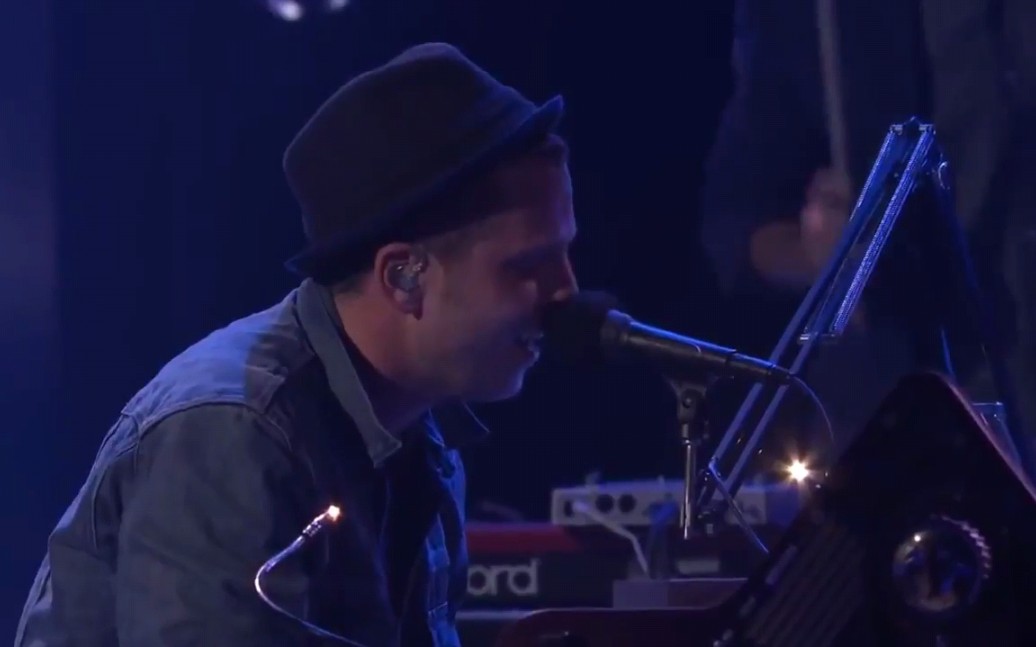 [图]OneRepublic - Marchin On (iTunes Festival) Live