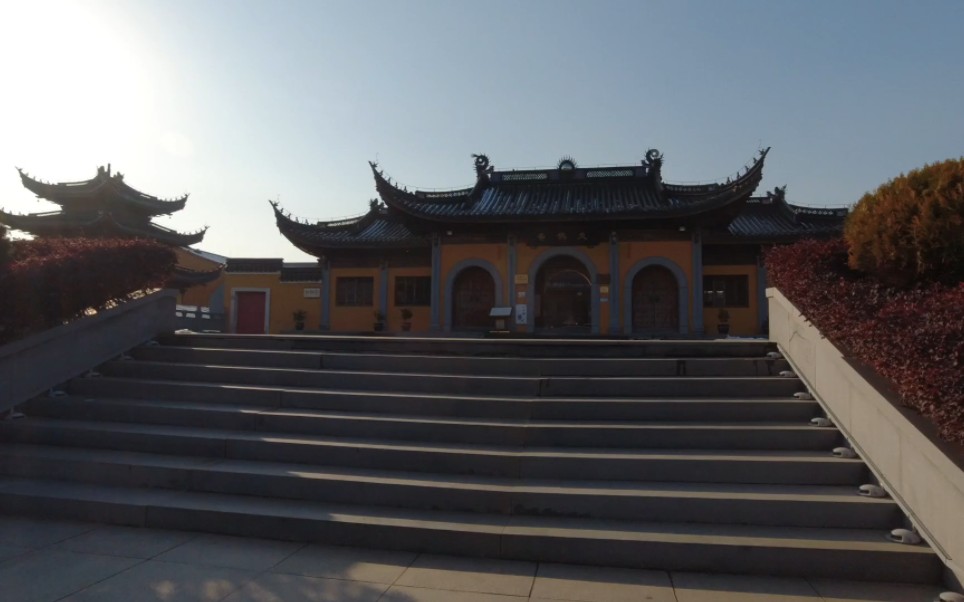 金湖县大佛寺始建于清代,当时寺庙占地近百亩,规模极其宏伟
