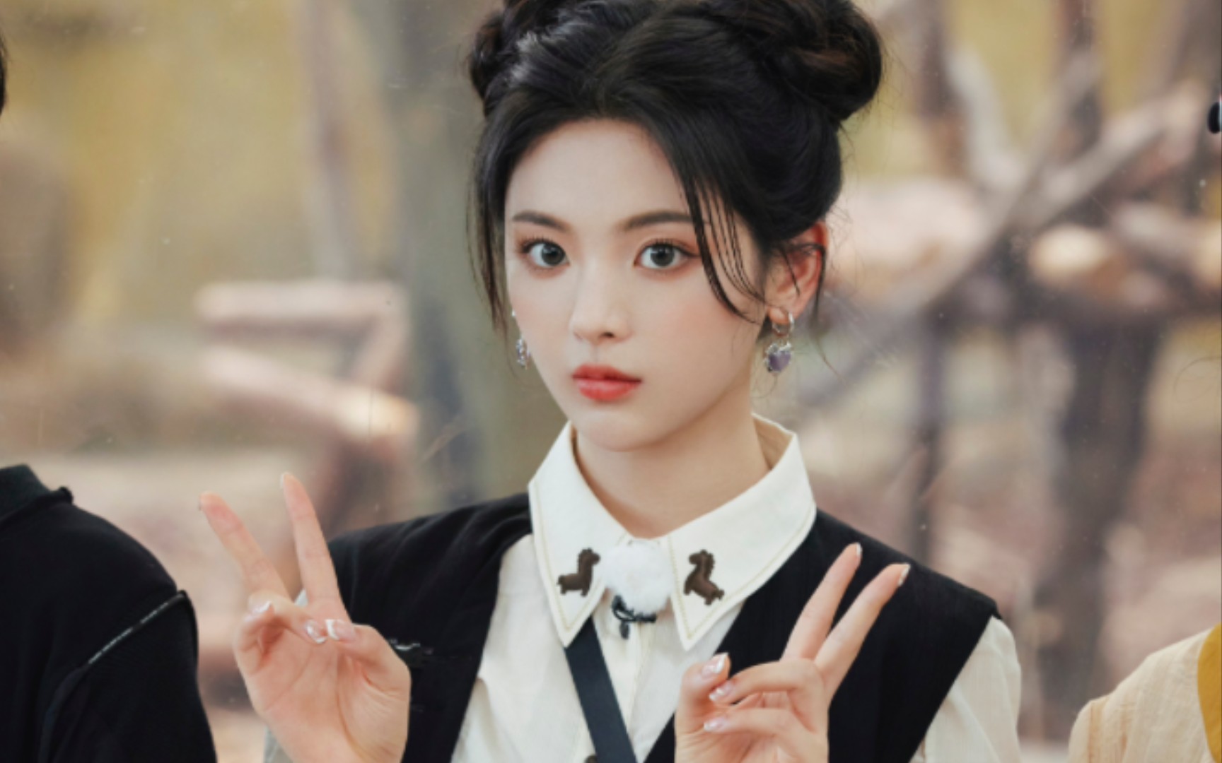 杨超越:今天我们看什么?看花花!