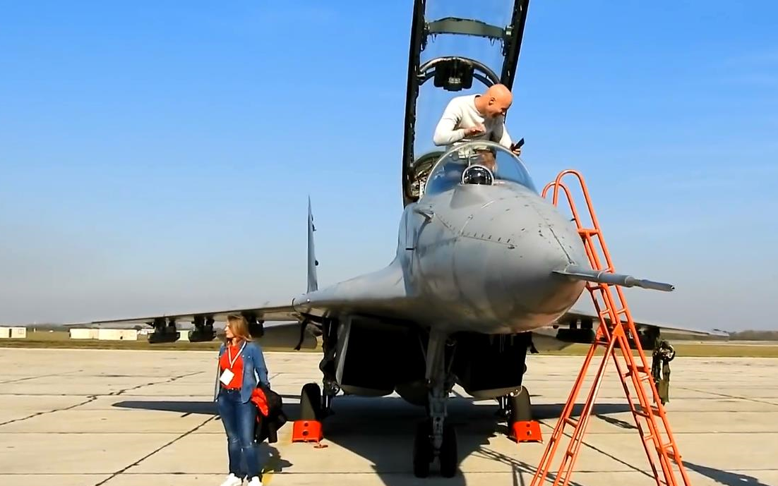 塞尔维亚空军 - 米格-29ub "支点-b"(双座教练型)(2018/4)_哔哩哔哩