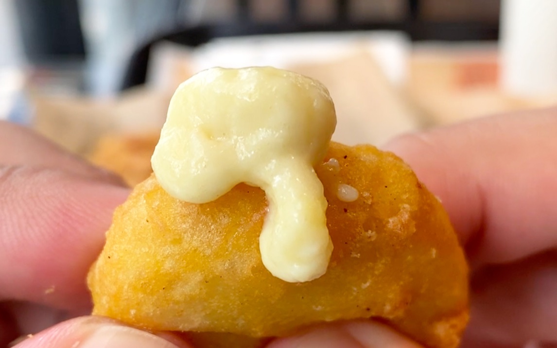 【下饭视频】肯德基豪华新品【榴莲爆浆鸡块】体验报告【小达达】吃遍