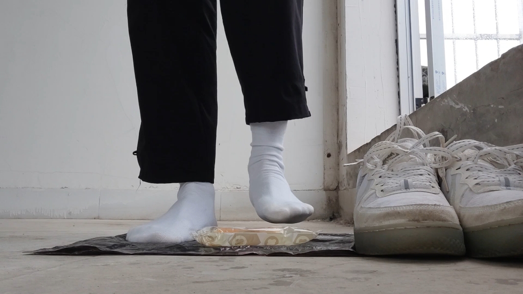 白袜空军一号af冰蓝白骨穿脱展示踩过期面包