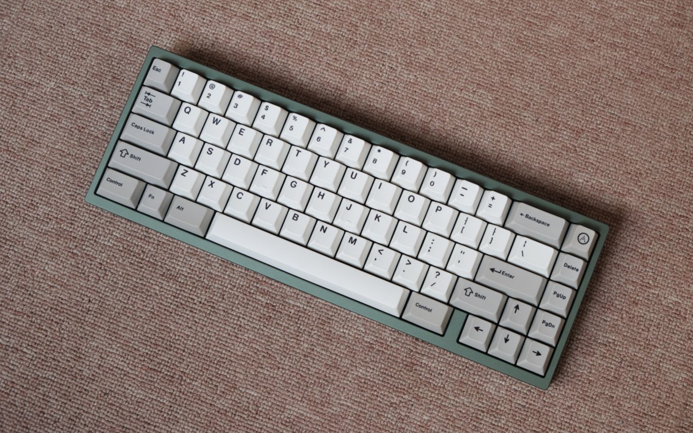 可以说是好评如潮的65键盘套件vega65g鲱鱼轴键盘打字声