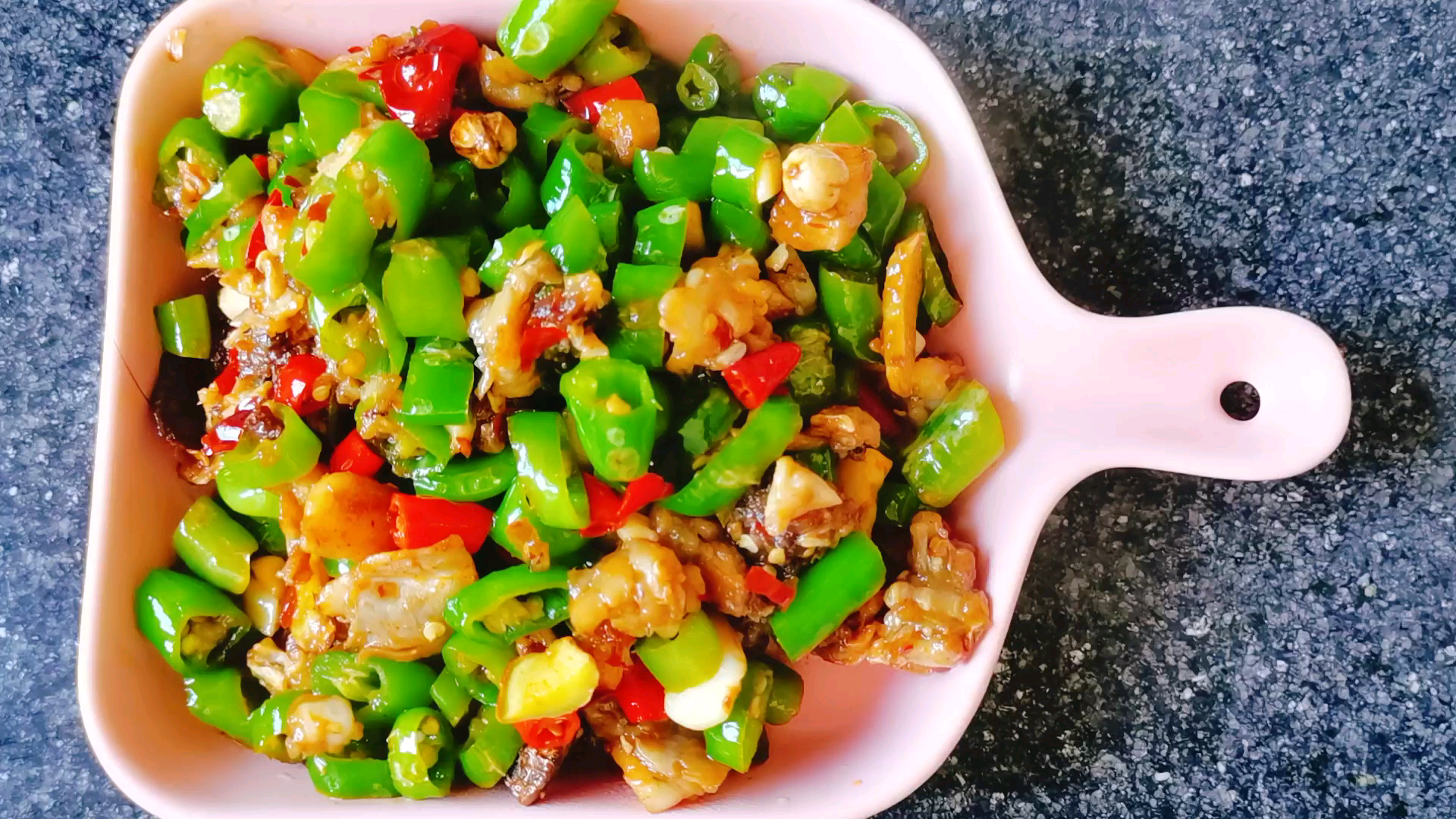 简单易学的双椒牛蛙