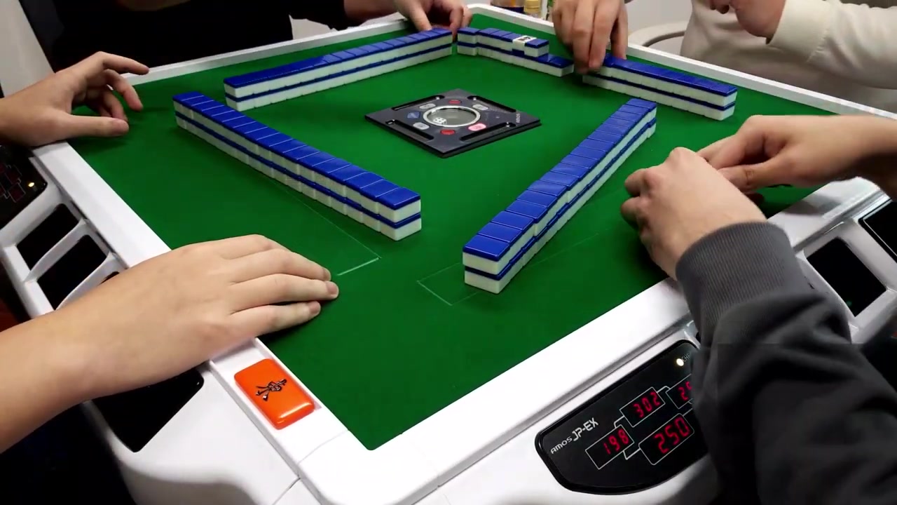 首尔麻将馆韩国人半庄战第三和第四场(2022.1.16)