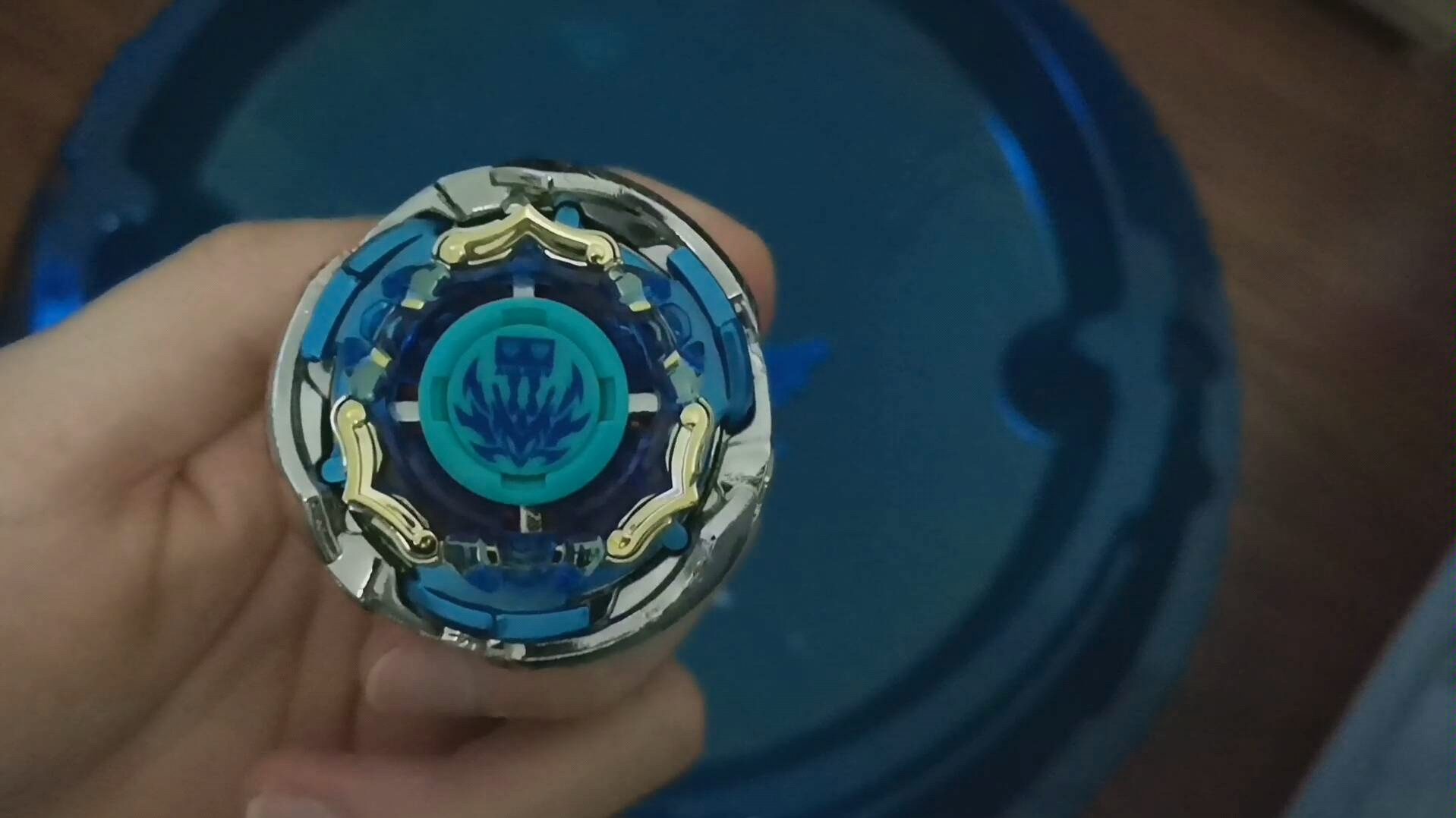 烈风天翼s改 vs 暗夜魔音(左旋),不知名的陀尖出乎意料的能苟