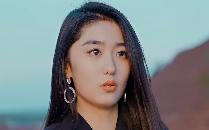 美女总裁欠我赊刀债(六)-老男孩88188-默认收藏夹-哔哩哔哩视频