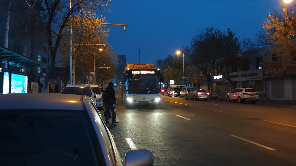 天津公交869路 tjk6100gclev 南开大学附属中学站进站