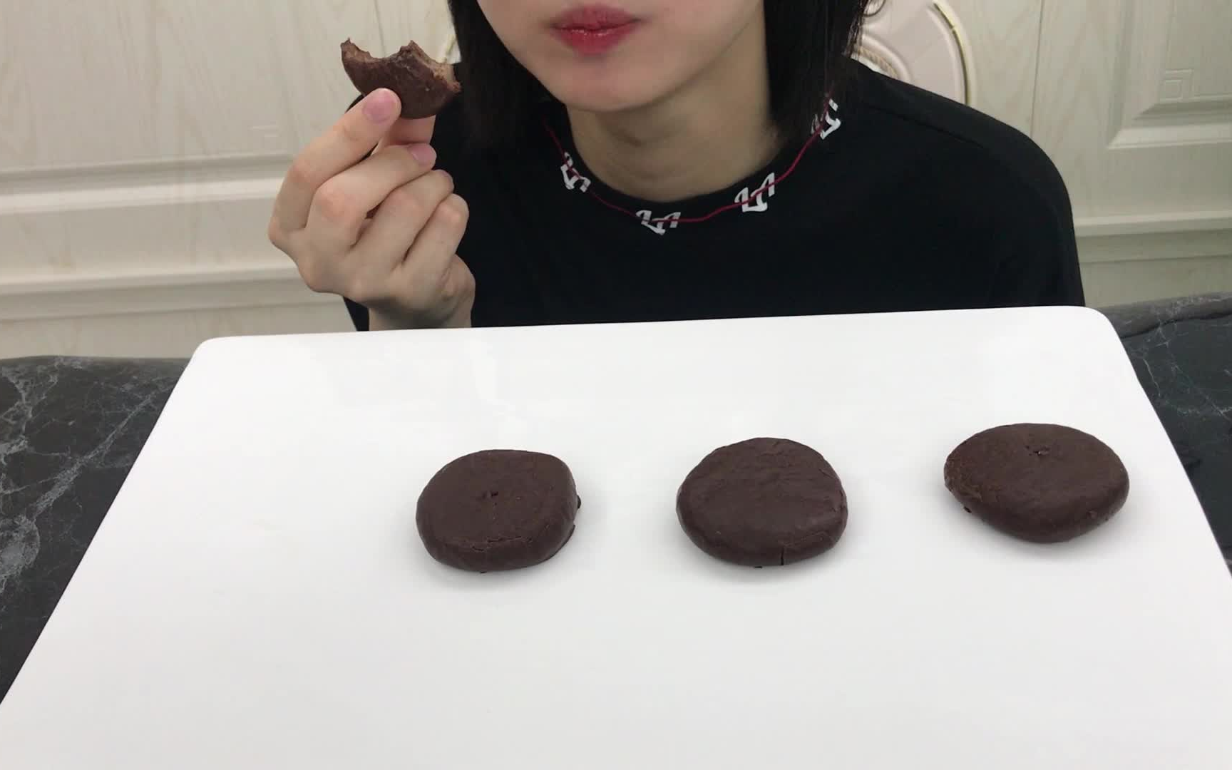 还有比巧克力糯米团子更粘牙的吗
