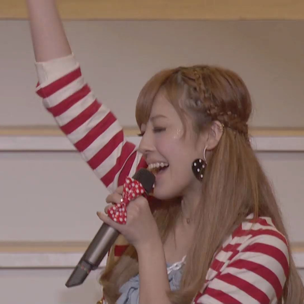 Berryz工房/Berryz工房コンサートツアー2010初夏～海の家 雄叫び… Amazon.co.jp: Berryz工房 コンサートツアー 2010初夏~海の家