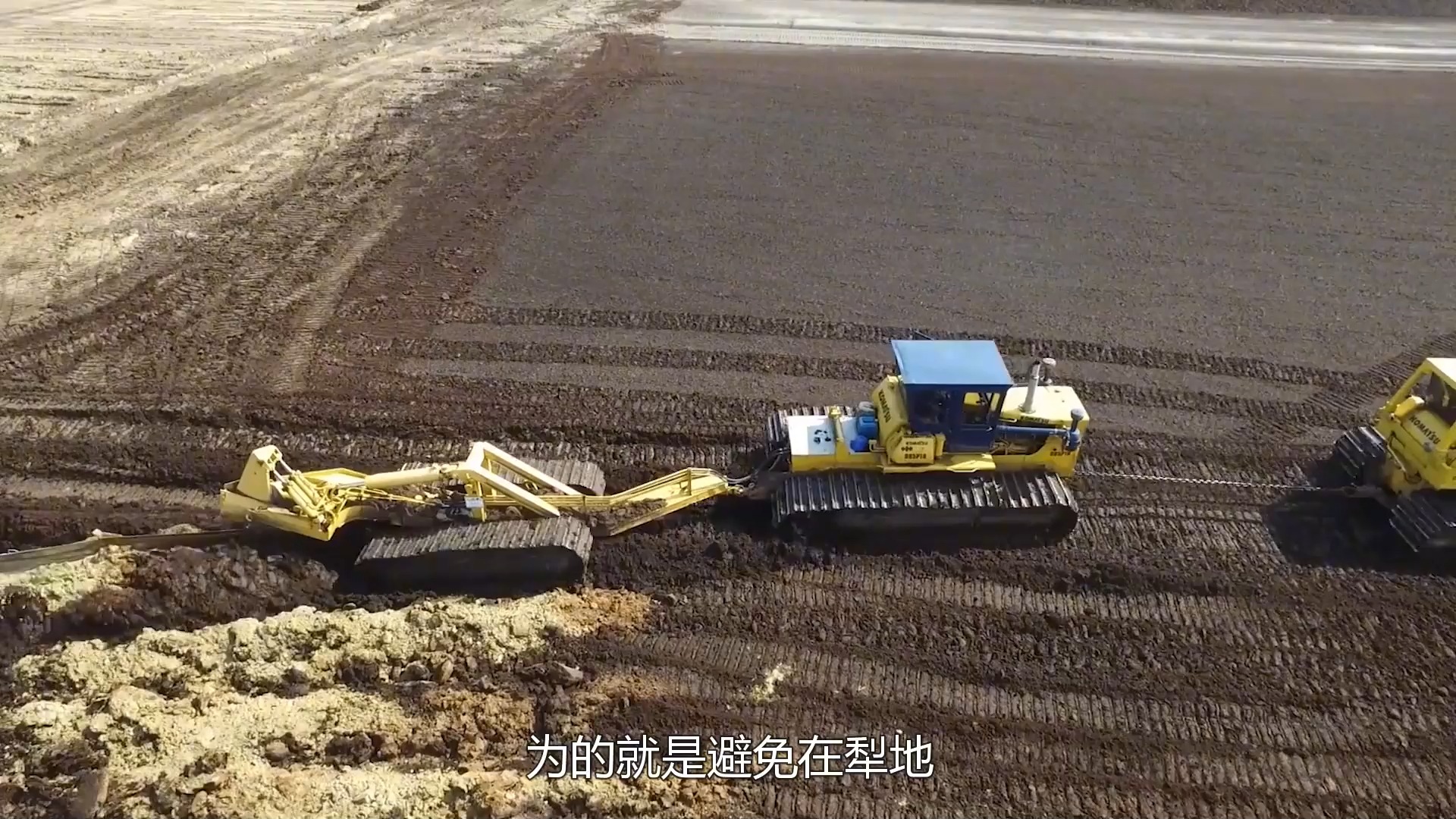 509 5台推土机牵引的犁刀,深耕作业能达2米深,不怕把地犁坏吗?