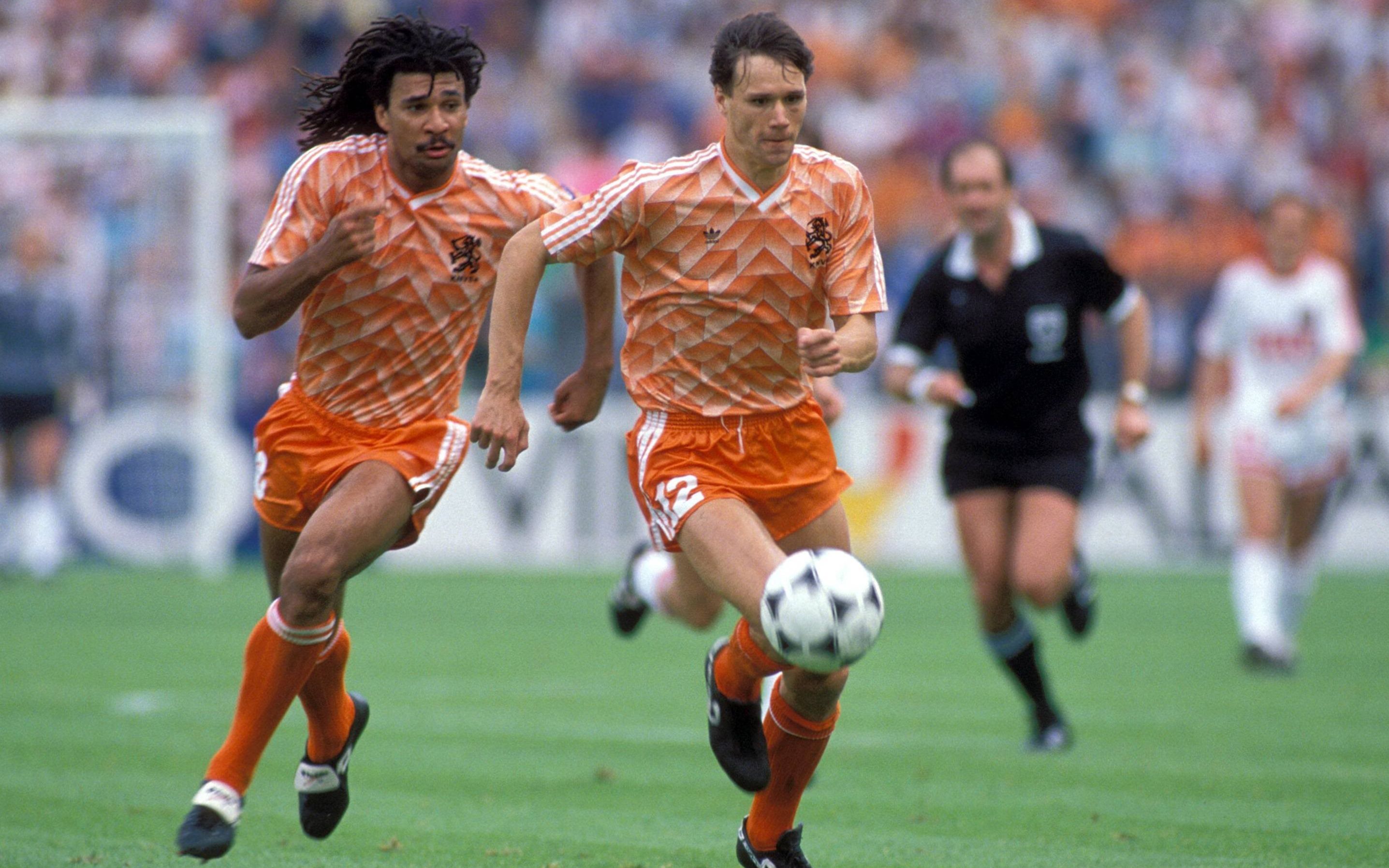 pes2021欧服myclub排位赛遇强劲对手逆转打破对手不败金身范巴斯滕