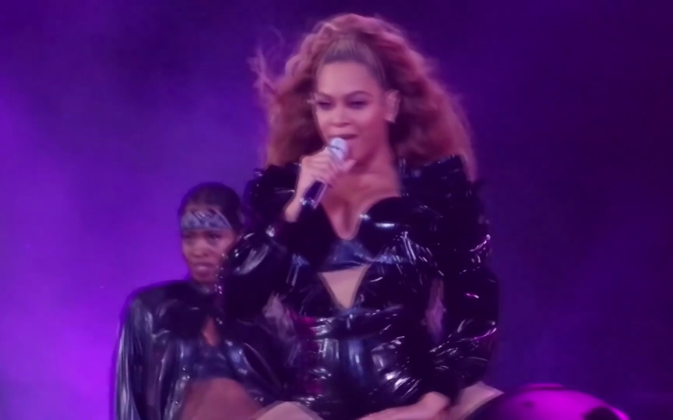 [图]Beyoncé - ***Flawless (Remix),Feeling Myself,Naughty Girl at ON THE RUN II TOUR