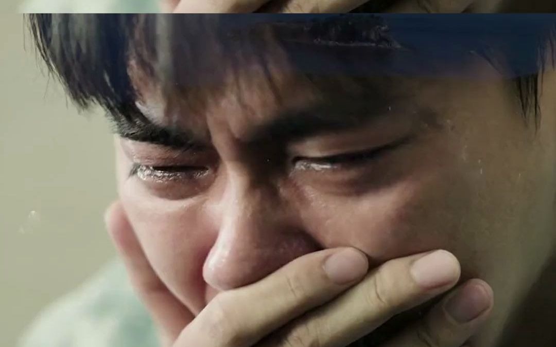 他救过无数的人,却没保护好自己最爱的人,该多么心痛啊#虐心片段