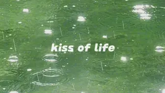 Download Video: 🌧Playlist·kiss of life 电台｜雨天 你戴着耳机在湖边散步｜雨天氛围感｜学习\工作\助眠\放松\散步\通勤歌单｜白噪音自习室