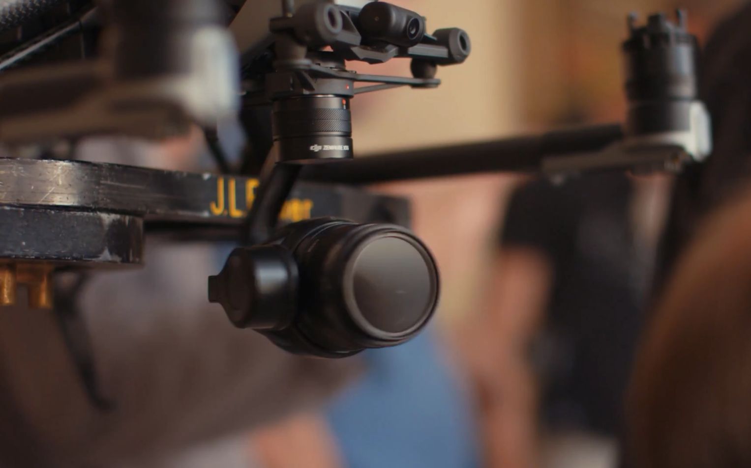 【无人机】大疆"悟" inspire 2 - 银幕的背后 - 禅思 x5s 云台相机