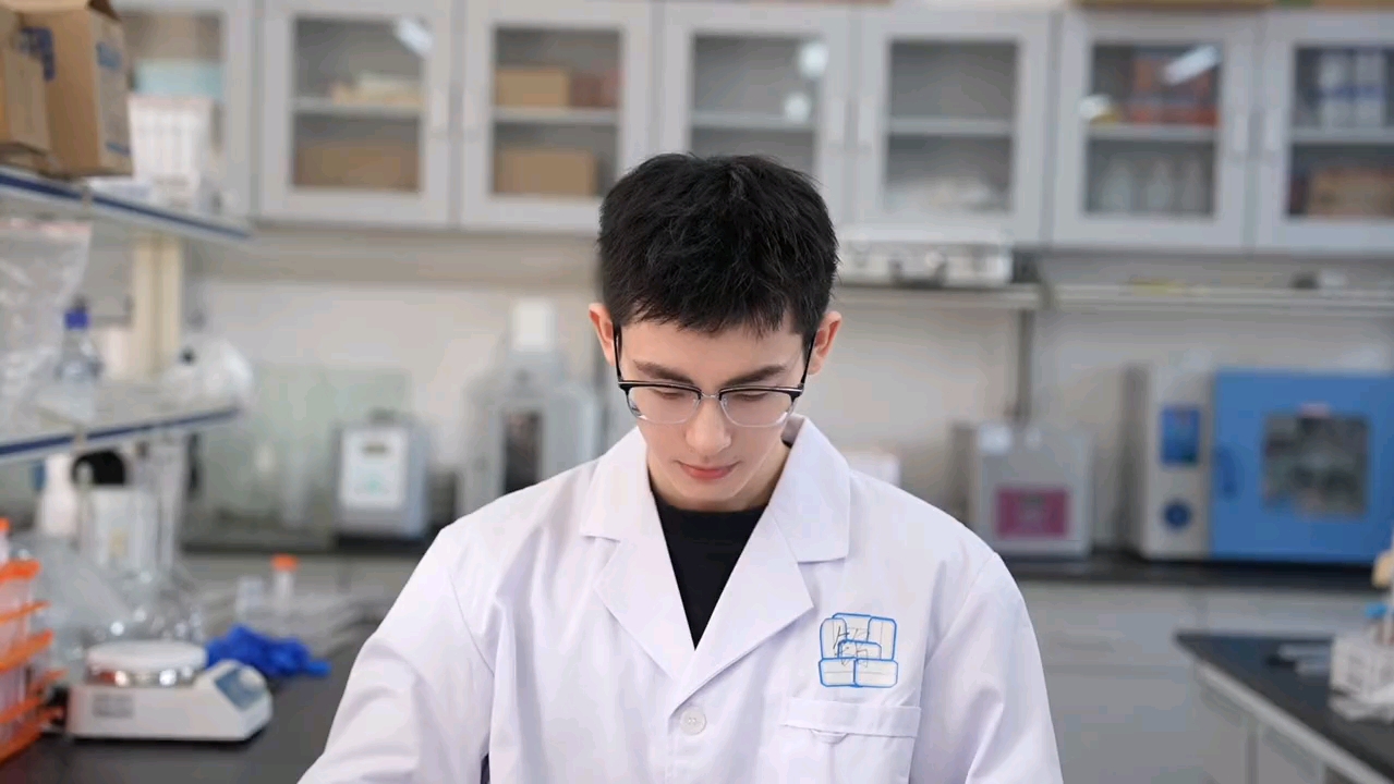 白大褂帅气博士帅哥