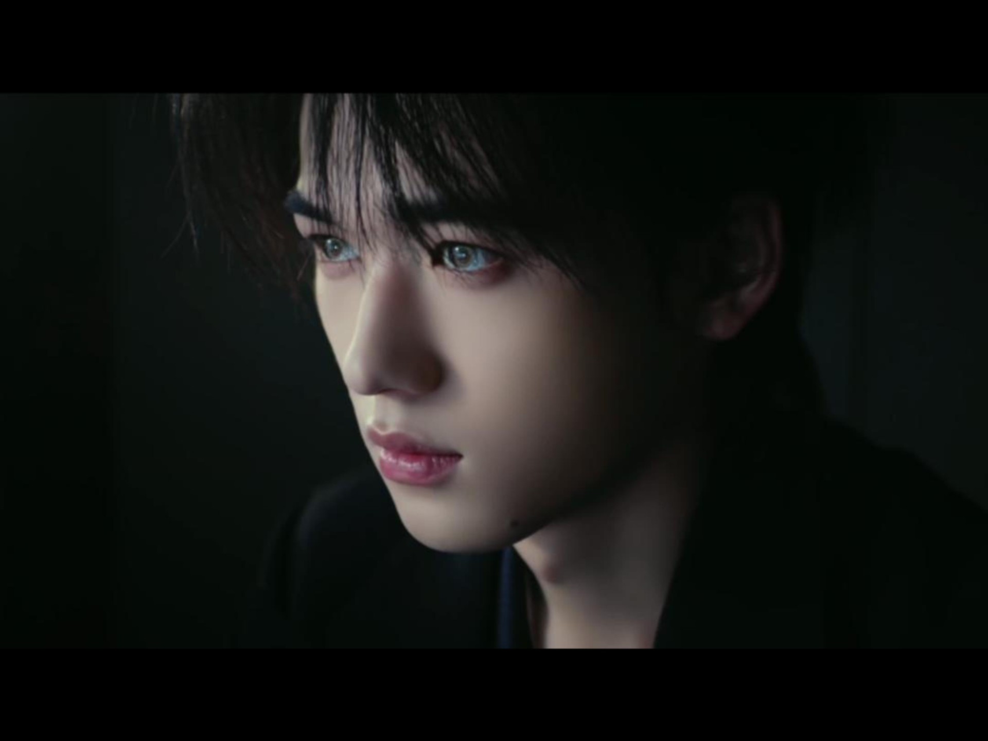 宋亚轩黑色西装