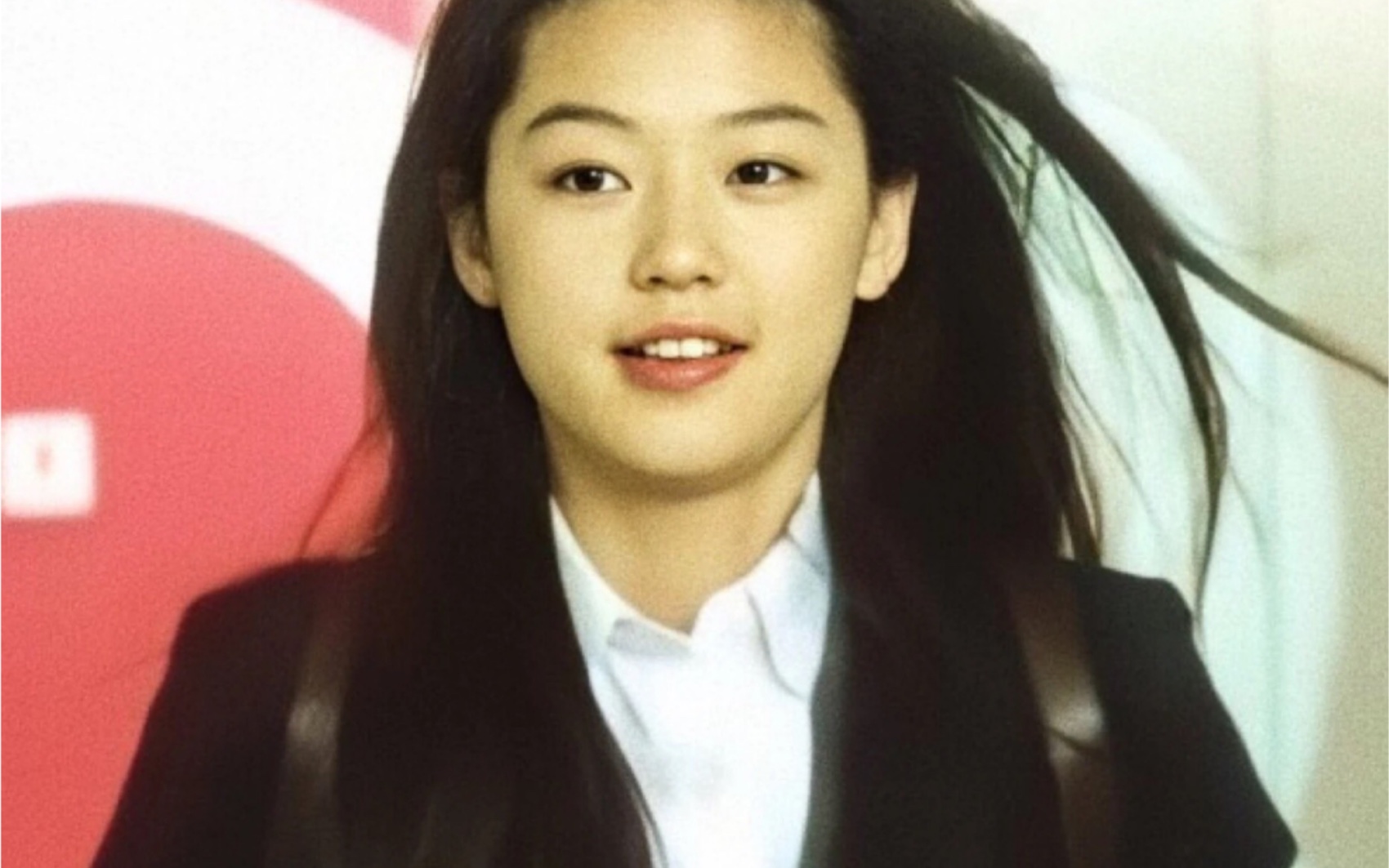 全智贤早期视频,太爱姐姐撩头发的动作!