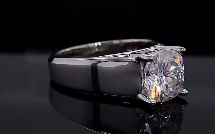 3克拉f色vs枕形垫形钻石 18k白金 男生男士男款式钻戒指