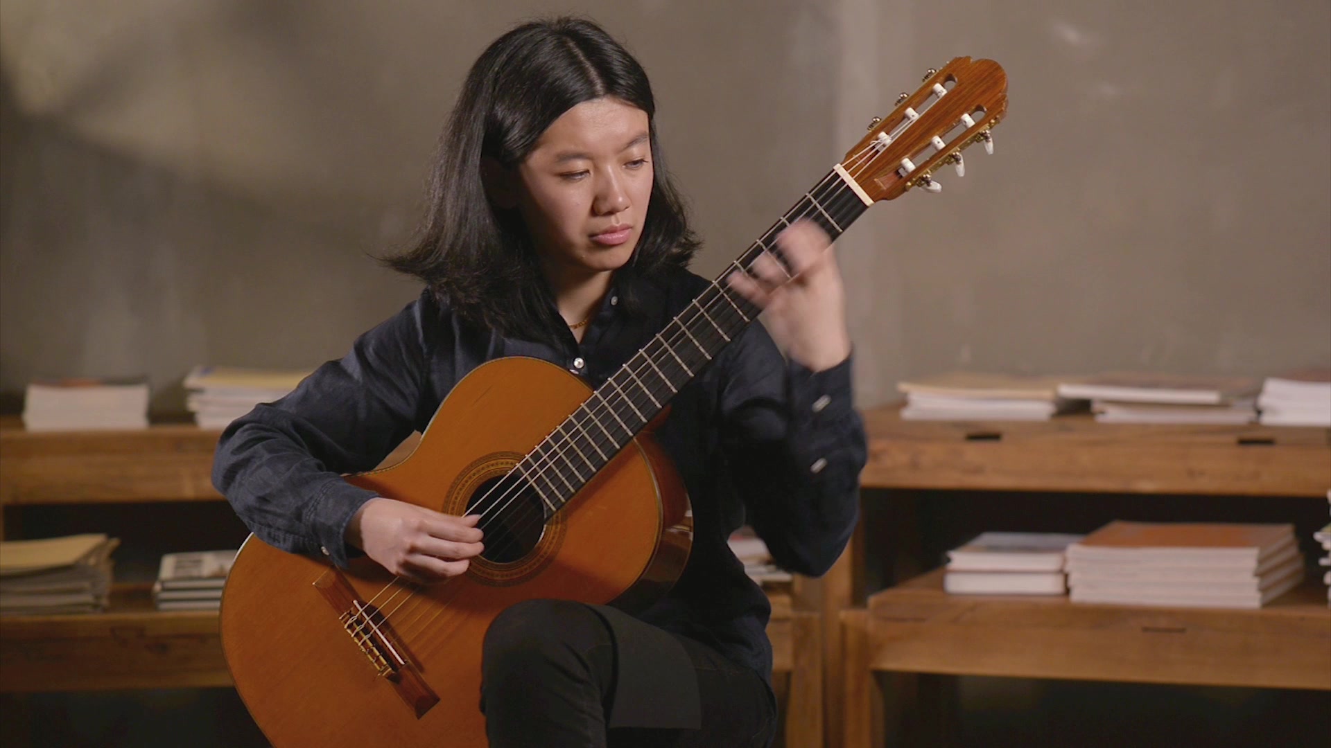 吉他小魔女朱俐颖超炫技的帕格尼尼随想曲第五号古典吉他左手独奏