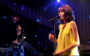 Descargar video: Olivia Ong 如燕 Live（中文字幕）