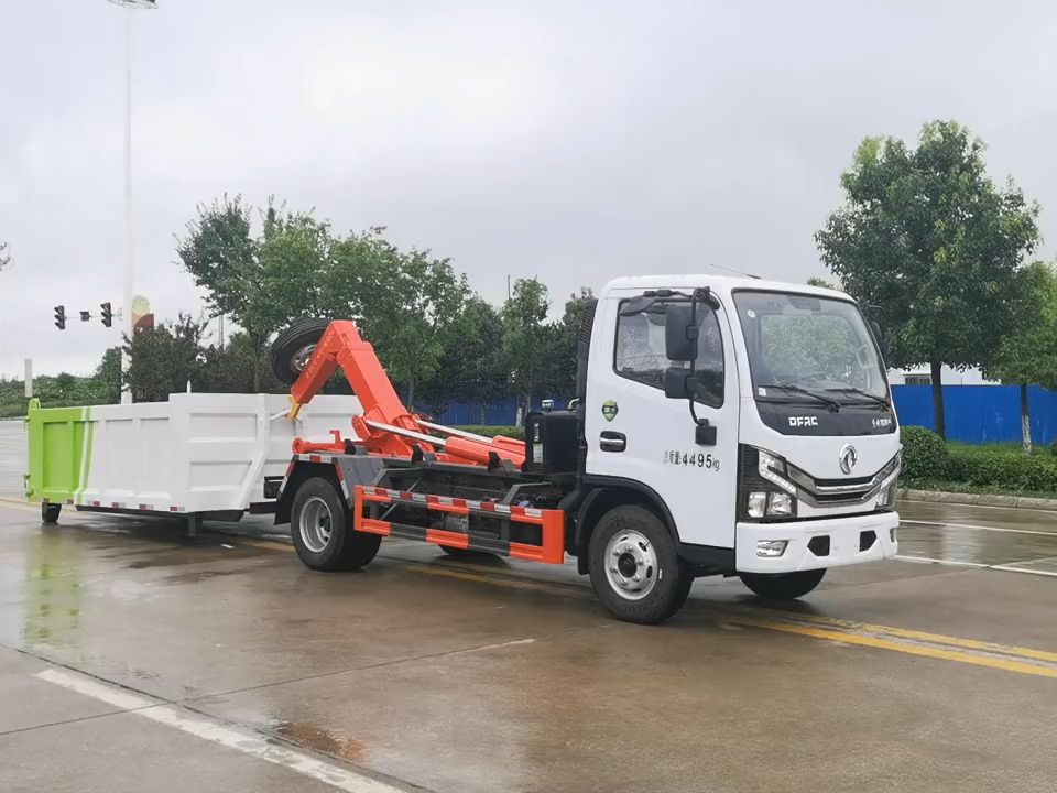 东风5吨勾臂垃圾车价格